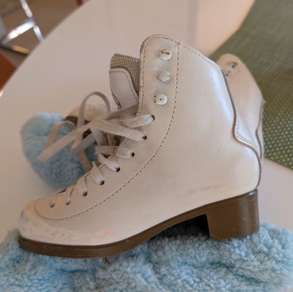 Girl ice skates - Picture 3 of 4